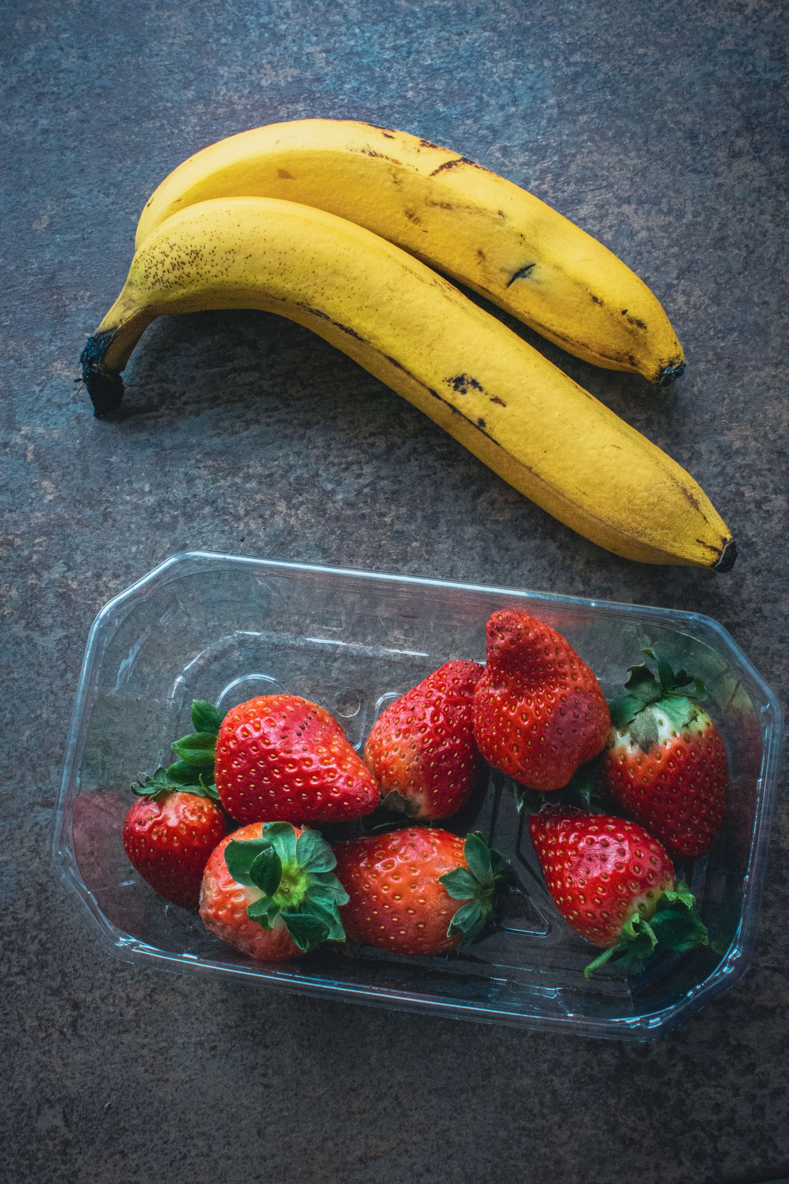 Fresh bananas and strawberries, the base ingredients for a strawberry banana smoothie